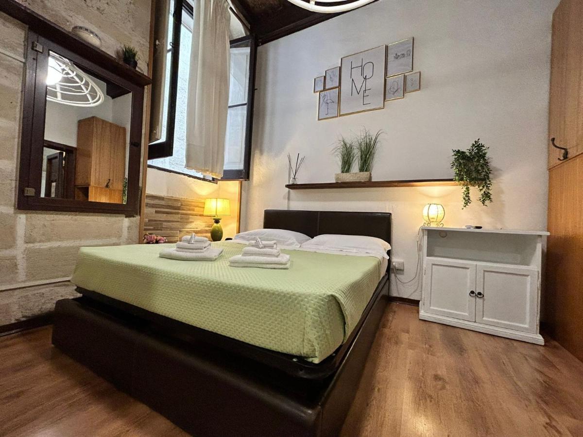 Palazzo Prioli Room เลชเช ภายนอก รูปภาพ
